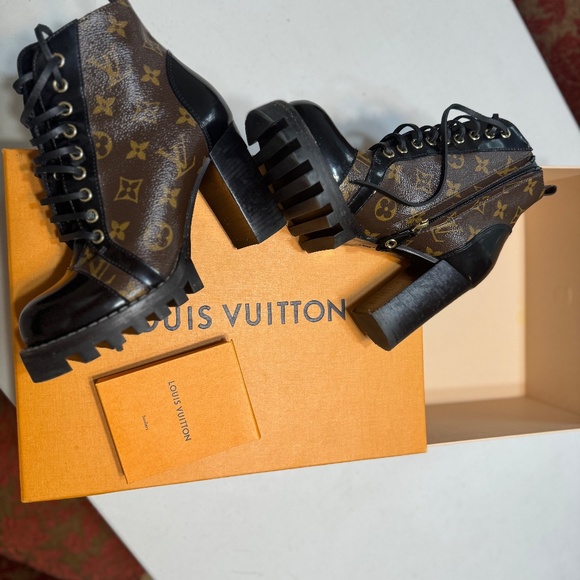 Louis Vuitton Patent Calfskin Monogram Star Trail Ankle Boots Size 37.5 Black - Picture 16 of 16